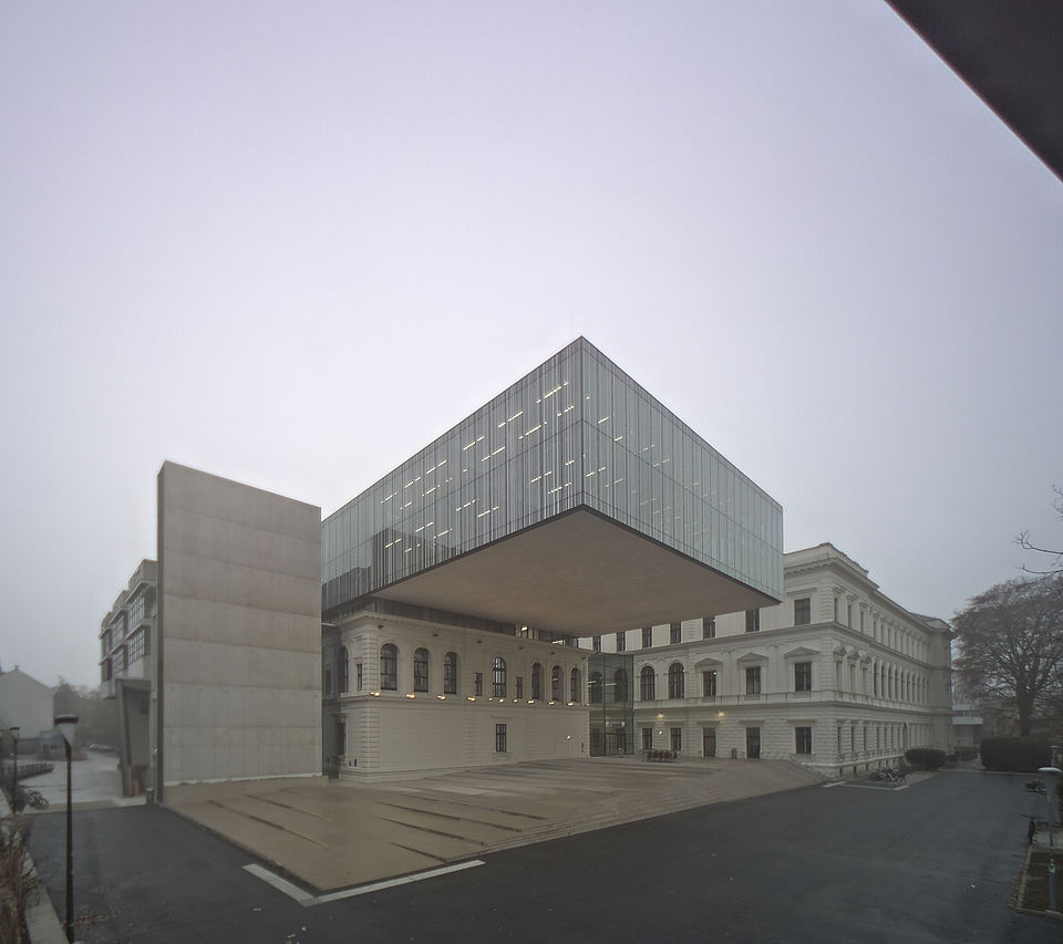 Livebild Baukamera 2 - Webcam 'Gesamtansicht Nordseite' - Baustelle Sanierung und Erweiterung der Bibliothek, Karl-Franzens-Universität Graz (ca. 5 Minuteninterval)