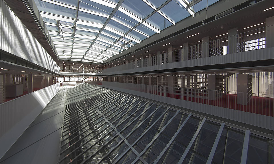 Livebild Baukamera 3 - Webcam 'Historisches Glasdach, zukünftiges Atrium Lesesaal' - Baustelle Sanierung und Erweiterung der Bibliothek, Karl-Franzens-Universität Graz (ca. 5 Minuteninterval)